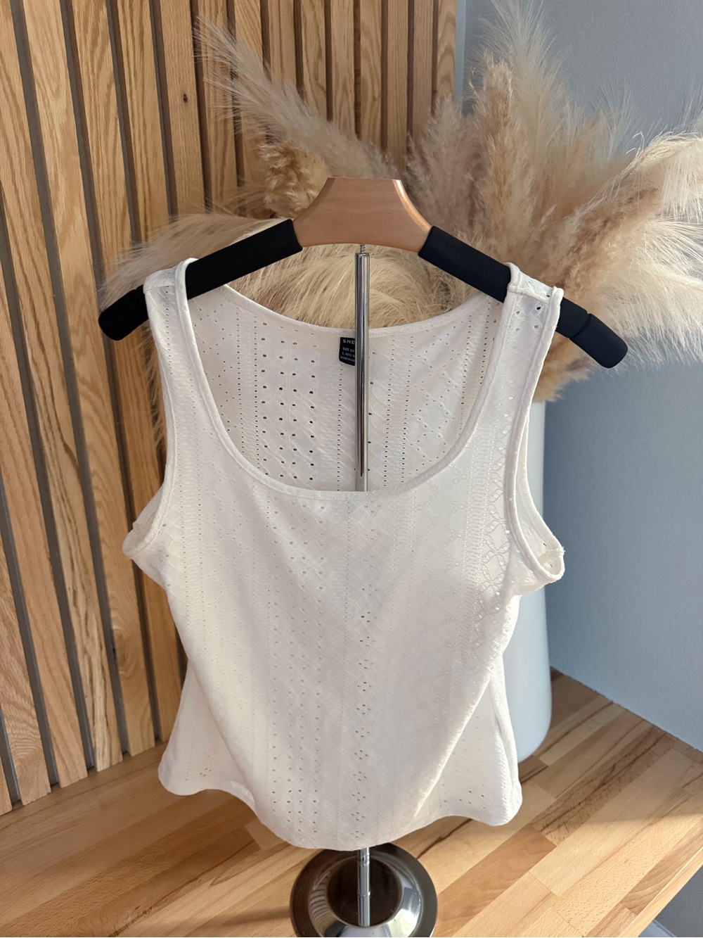 SHEIN White Eyelet Scoop Neck Tank Top